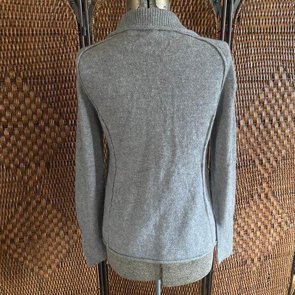 Size M//Peruvian Connection Long Sleeve Grey Henley Knit Alpaca Sweater - Picture 5 of 6